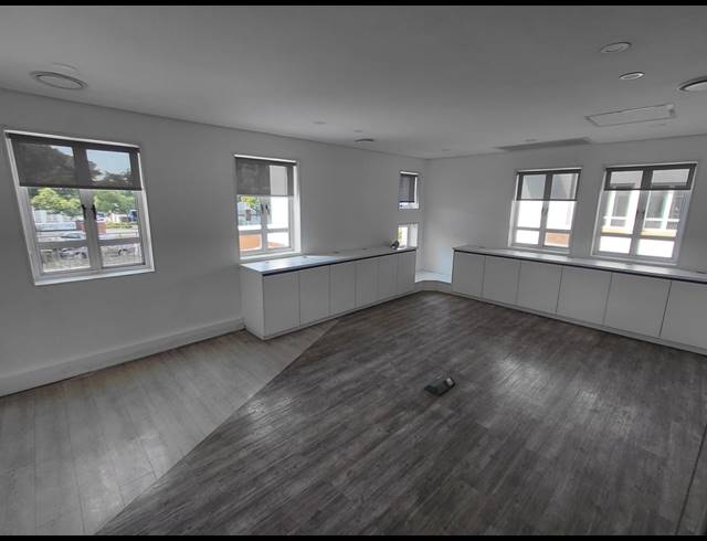 1,101M² OFFICE TO LET IN BRYANSTON